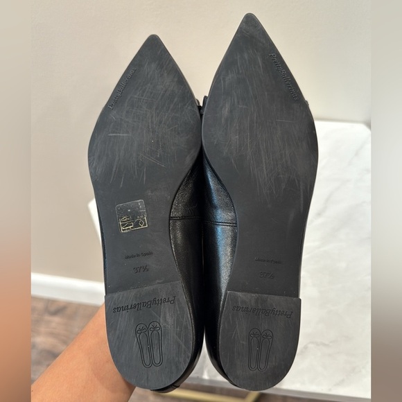 🔥Pretty Ballerinas Elegant Black Pointed Toe Flats🔥 - Picture 2 of 4